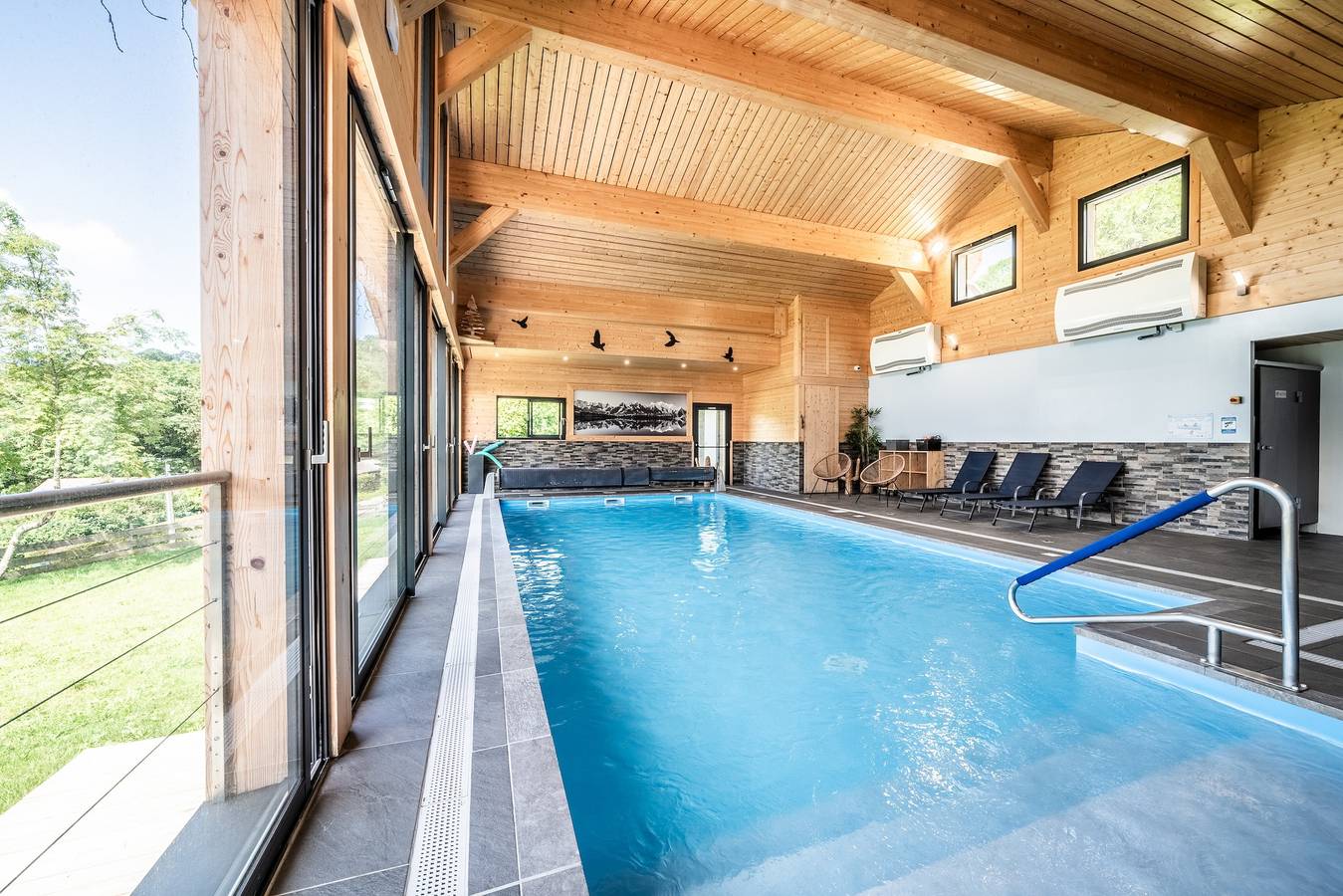 Chalet "Gîtes Le Titlis" with Mountain View, Private Pool and Wi-Fi in Bernex, Thonon-les-Bains region