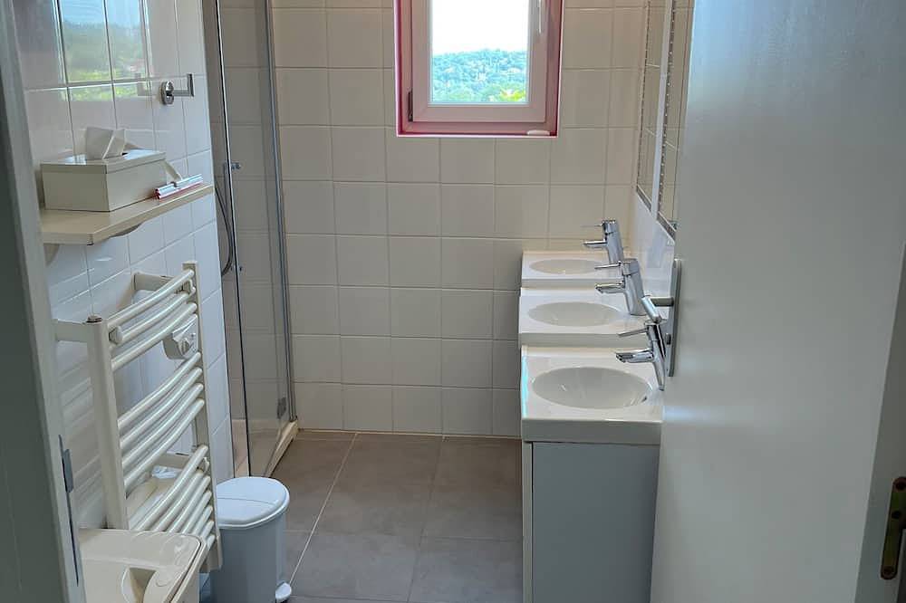 Apartamento entero, Saint-Jeannet, Village in the Préalpes d'Azur, near Nice, Saint-Paul-De-Vence in Saint-Jeannet, Region de Cannes