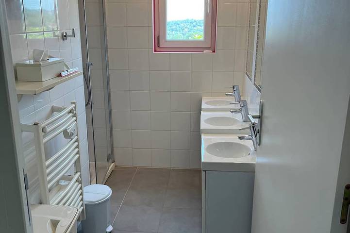 Entire apartment, Saint-Jeannet, Village in the Préalpes d'Azur, near Nice, Saint-Paul-De-Vence in Saint-Jeannet, Mediterranean Coast (France)