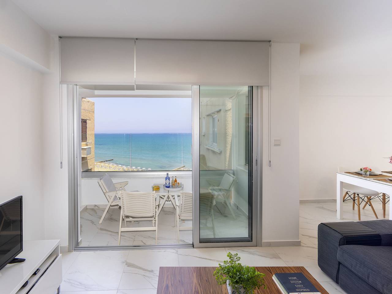 Entire apartment, Mackenzie Leo Seafront Suite in Mackenzie Beach, Larnaca District