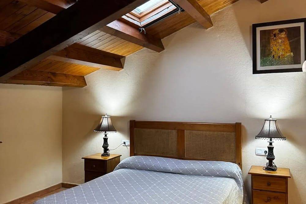 Homerez - Casa espaciosa en Ogassa con terraza y barbacoa in Sant Martí d'Ogassa, Ogassa