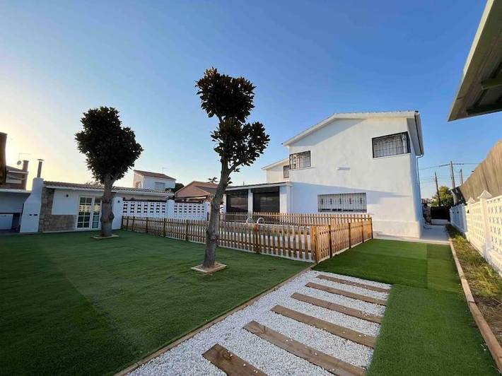 Chalet para 14 personas, con Balcón y Terraza además de Jardín y Piscina en Provincia de Madrid