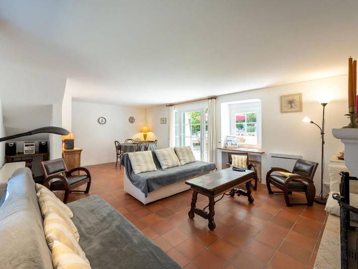 Location de vacances pour 8 personnes, avec Terrasse et Jardin à Le Poët-Laval - 2