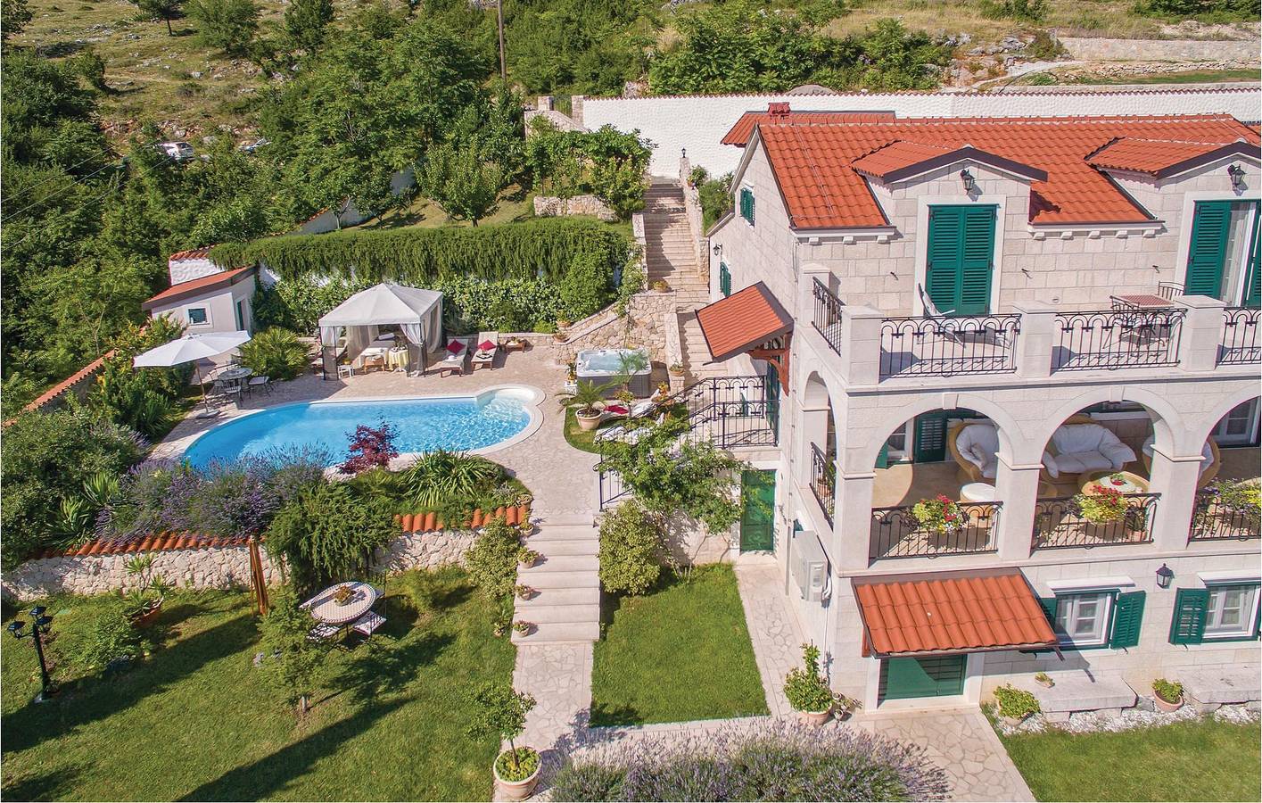 Ferienhaus für 16 Personen mit Terrasse in Sinj, Dalmatinisches Zagora