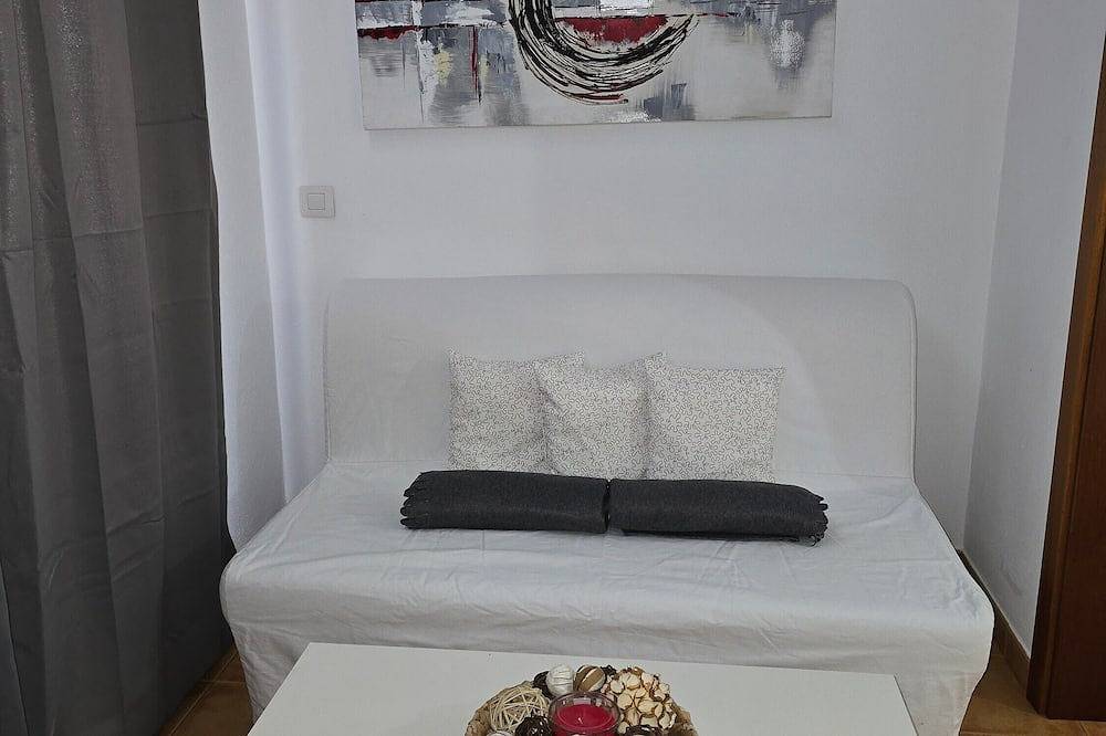 Vacation Home 'Rojo' with Sea View and Wi-Fi in La Graciosa, Parque Natural Archipiélago Chinijo