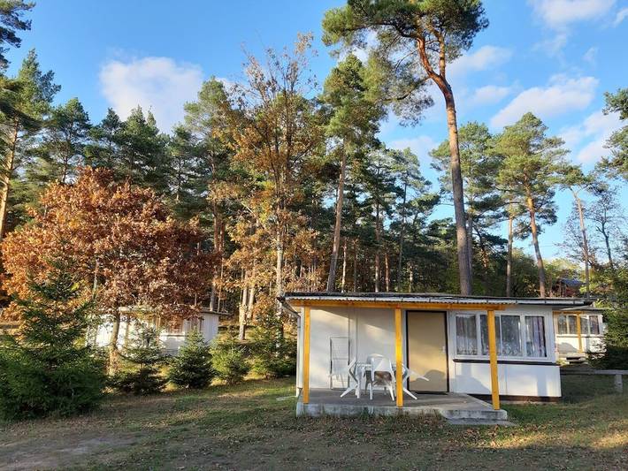 Ferienpark für 4 Personen, mit Terrasse und Garten sowie Seeblick