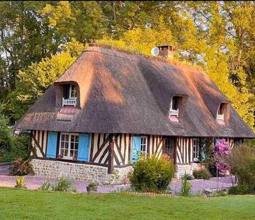 Gîte pour 12 personnes, avec jardin à Quetteville