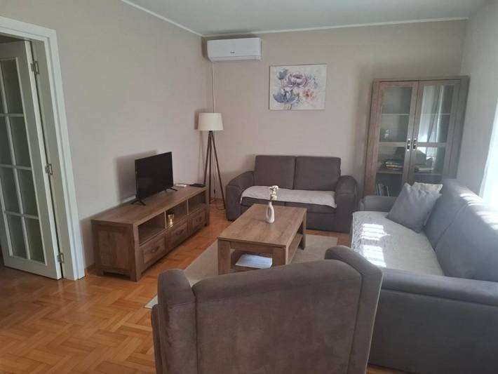 Gîte pour 5 personnes, avec jardin à Novi Sad