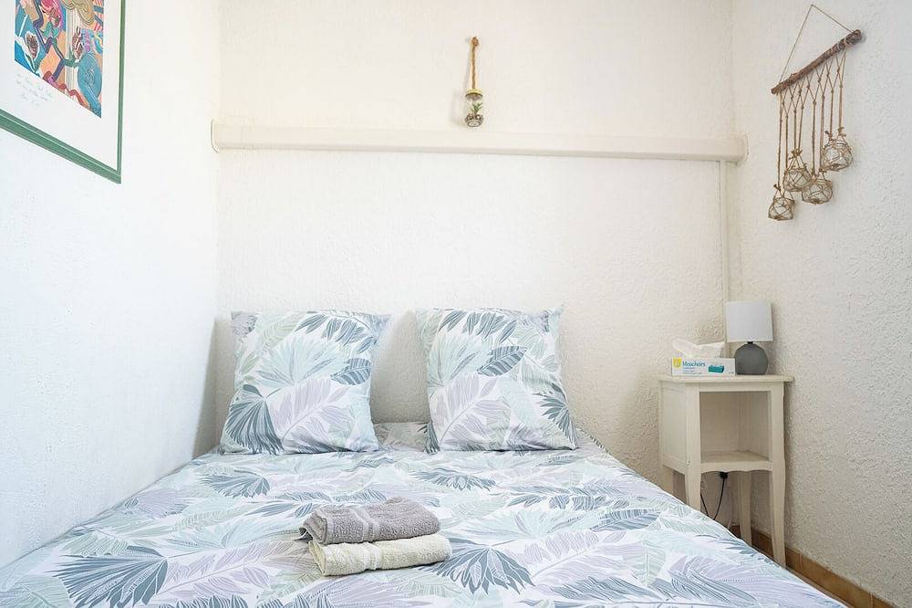 Maison climatisée,fibrée,2 chambres, 2 exterieurs,9 min à pieds plage de sable in Venzolasca, Arrondissement de Corte