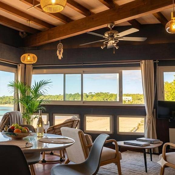 Gîte pour 4 personnes, avec jardin et vue, adapté aux familles dans Plage De L Arneche Meschers Sur Gironde - 2