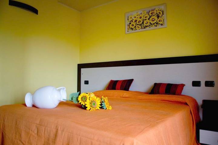 Location de vacances pour 3 personnes, avec terrasse et jardin, animaux acceptés à Govone - 4