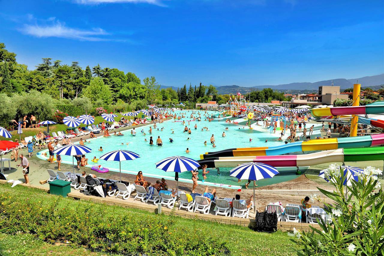 Appartamento intero, Feriendorf Cisano San Vito Zimmer Perla für 4 Personen in Cisano, Bardolino