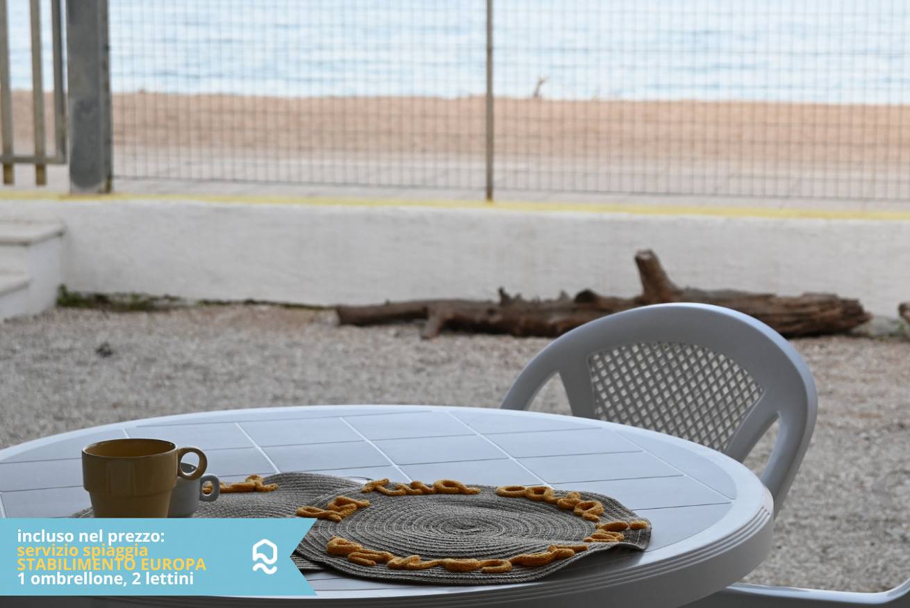 Entire apartment, Rs314 - Marcelli, two-room apartment in seafront residence with beach included in Marcelli, Riviera del Conero