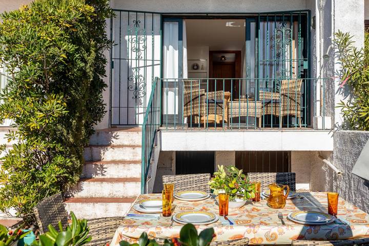 Casa de férias 'El Suizo' com vista para o mar, terraço privado e Wi-Fi in Santa Maria de Llorell, Tossa de Mar