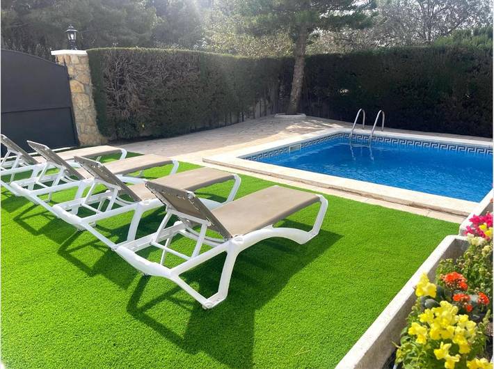 Villa pour 8 personnes, avec Balcon et Terrasse ainsi que Jardin et Piscine à Miami Platja - 2