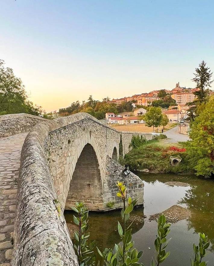 Location de vacances pour 2 personnes, avec vue ainsi que sauna et jardin à Saint-Galmier - 3