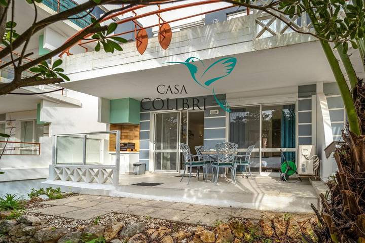 Apartamento entero, Apartamento 'Casa Colibri I Frente al Mar con Wi-Fi y Aire Acondicionado in São Sebastião, Lagos