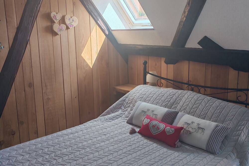 Appartement entier, Gîte la Charmaie : place au calme et à la détente in Husseren-Wesserling, Parc naturel régional des Ballons des Vosges