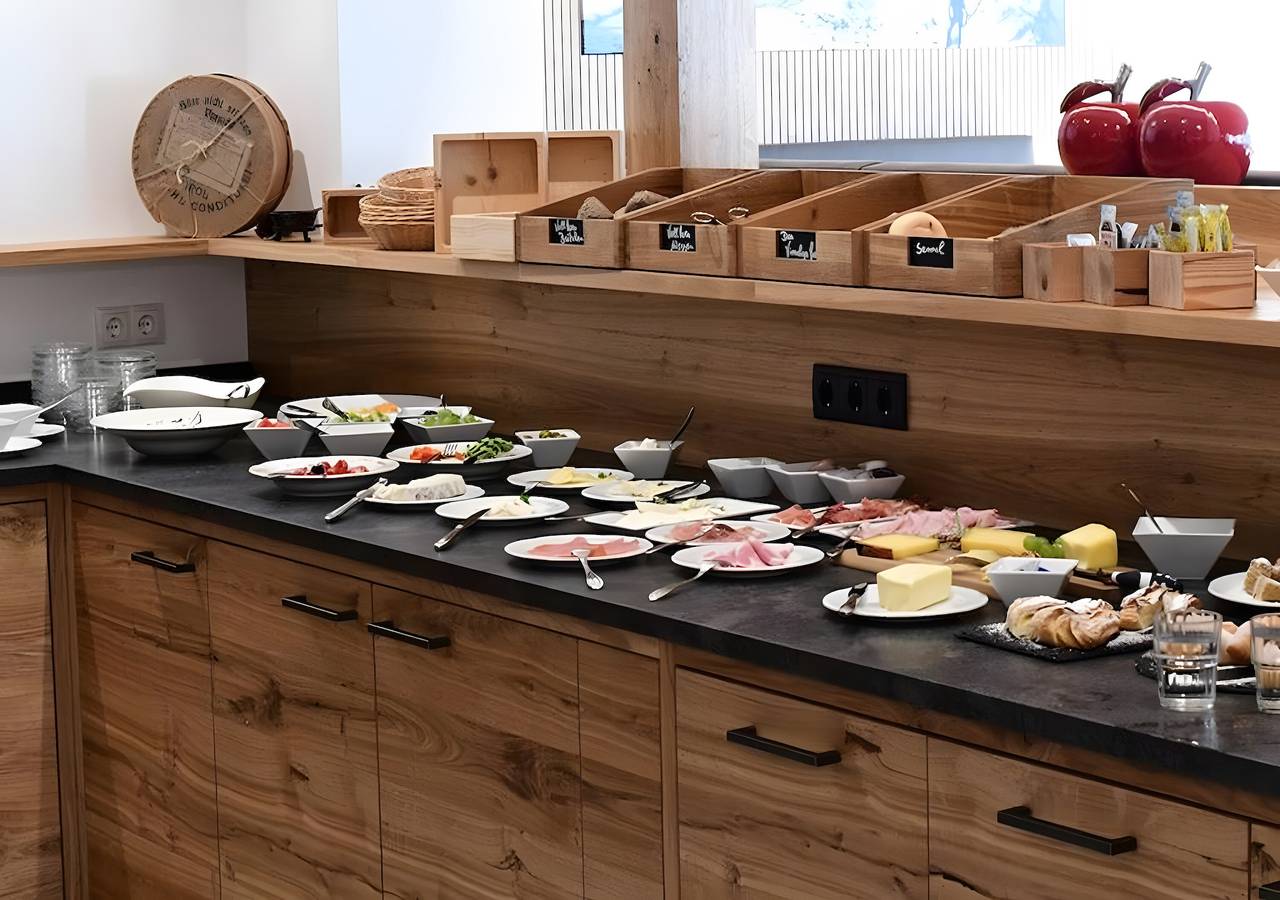 Zimmer 'Moriggl Zimmer Seilschaft' mit Bergblick, gemeinsamer Terrasse und Wlan in Burgeis, Mals