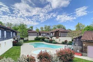 Appartement de vacances pour 4 personnes, avec piscine et balcon, animaux acceptés dans Lac d'Aureilhan