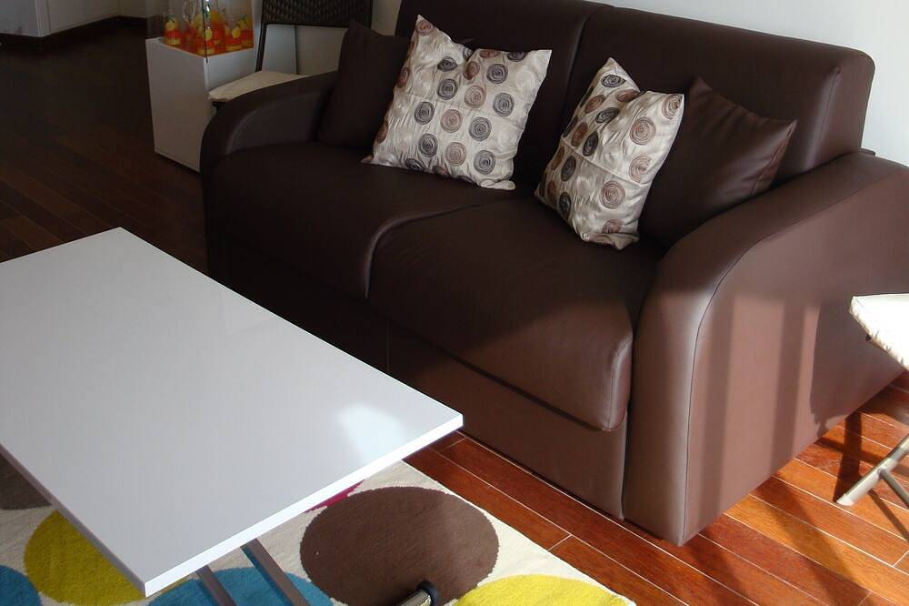 Ganze Wohnung, Ferienwohnung 5 Personen Meerblick und privatem Garten in Le Trayas, Saint-Raphaël