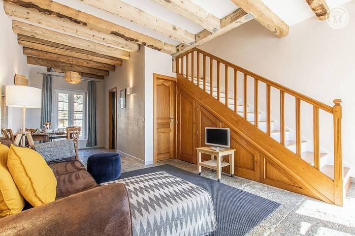 Location de vacances pour 3 personnes, avec jardin et piscine à Saint-Sernin-du-Plain - 3