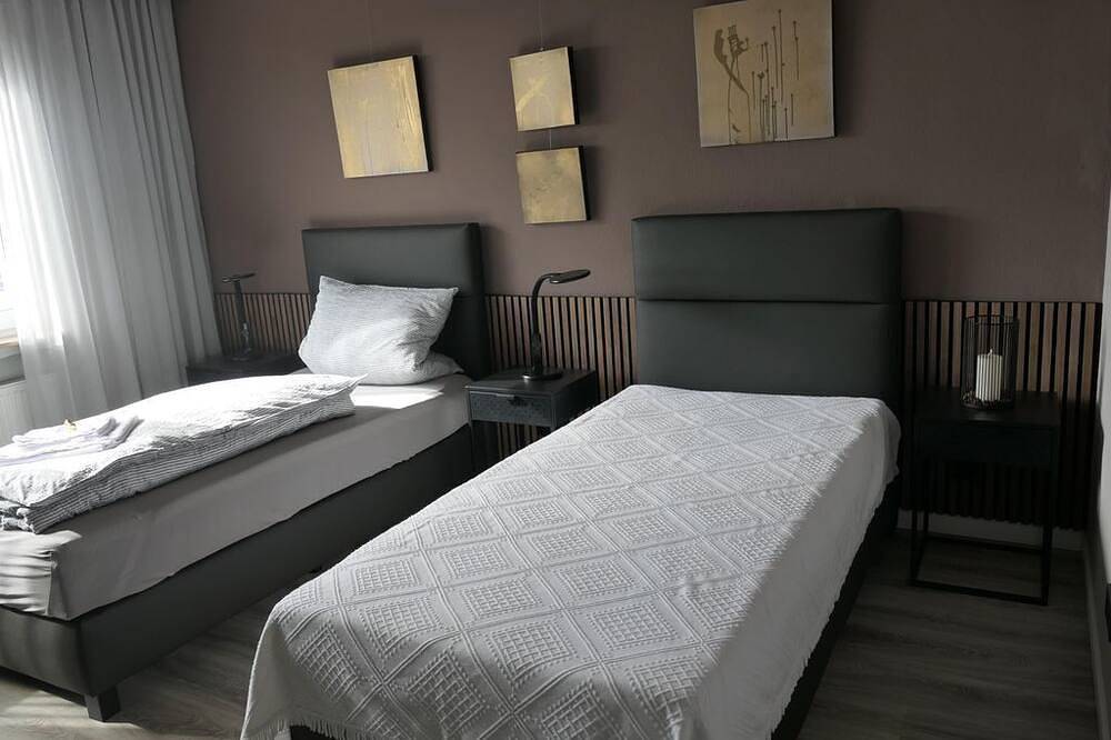 Ganze Wohnung, Ferienwohnung Schönhier - 5 Bett Fewo, Dusche, Wc, 2 Schlafräume, in Westerburg, Westerburg & Umgebung