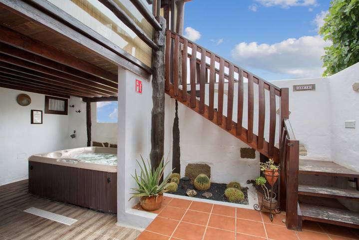 Location de vacances pour 16 personnes, avec jardin et jacuzzi à Haría - 3