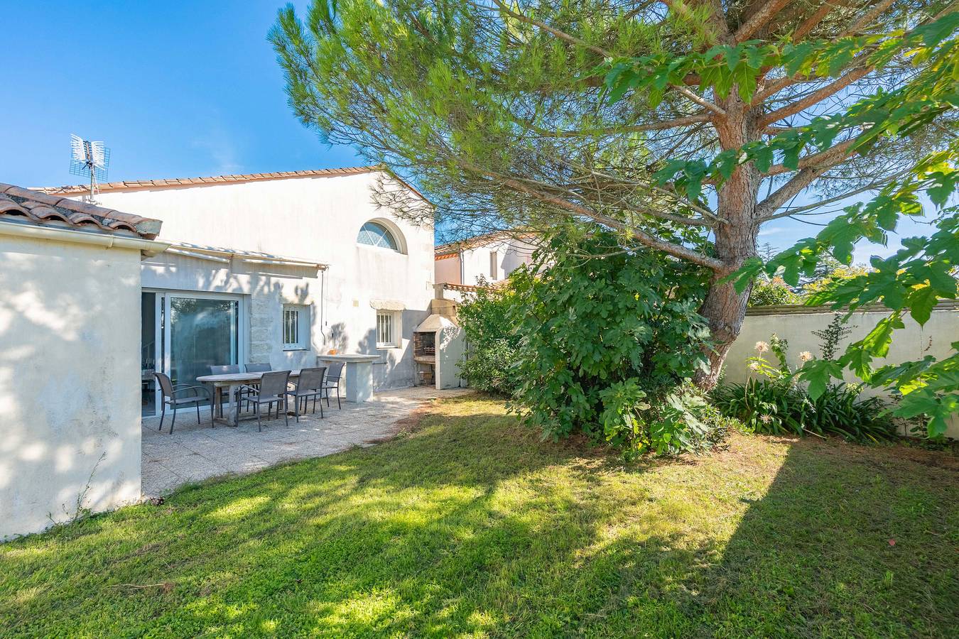 Casa de Vacaciones 'Bleu Océan, Le Loft' con Terraza Privada, Jardín Privado y Wi-Fi in Vaux-sur-Mer, Côte de Beauté