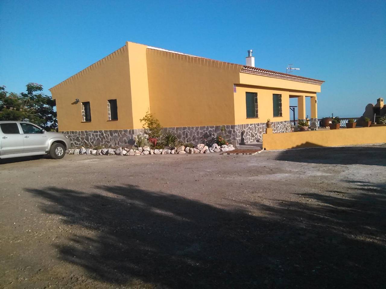 "Villa Calena" mit Garten in Itrabo, Costa Tropical