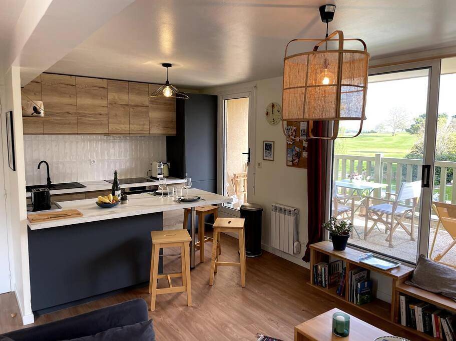 Appartement entier, La terrasse du golf in Port-en-Bessin-Huppain, Région de Bayeux