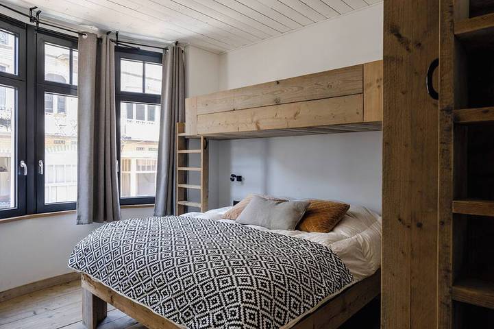 Casa de vacaciones de lujo para 20 personas, Blankenberge a 250 metros de la playa in Blankenberge, Costa de Bélgica