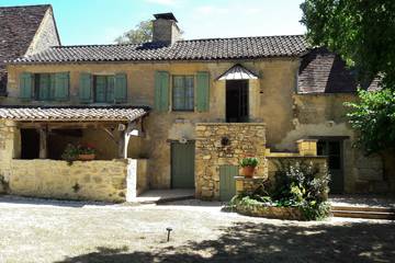 Gîte pour 5 personnes, avec jardin ainsi que piscine et terrasse à Cénac-et-Saint-Julien