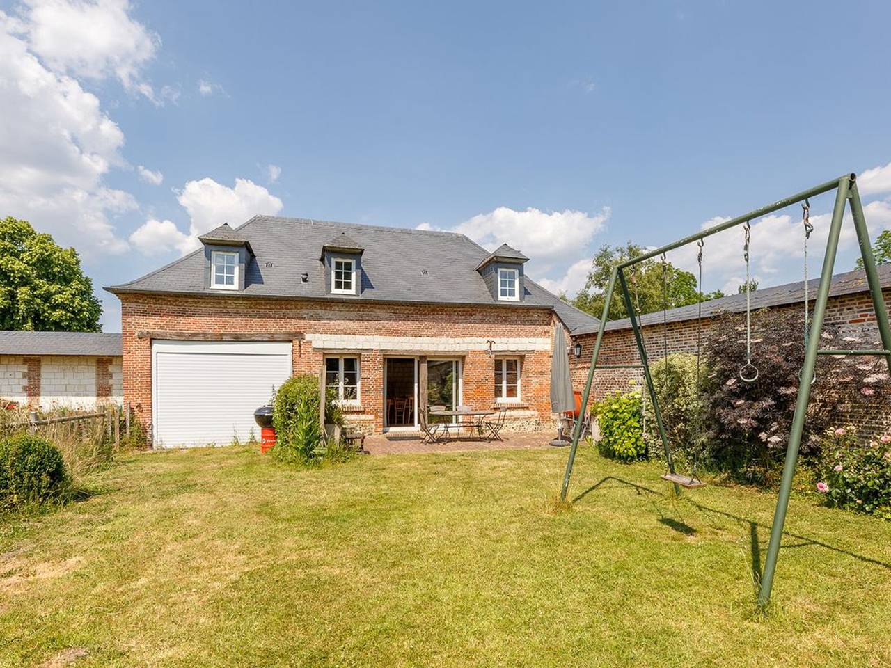 Gîte Cosy avec Terrasse et Cheminée, 6 Couchages in Beauchamps, Région d'Abbeville