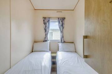 Static Caravan for 4 People in Clacton-on-Sea, Essex, Photo 2