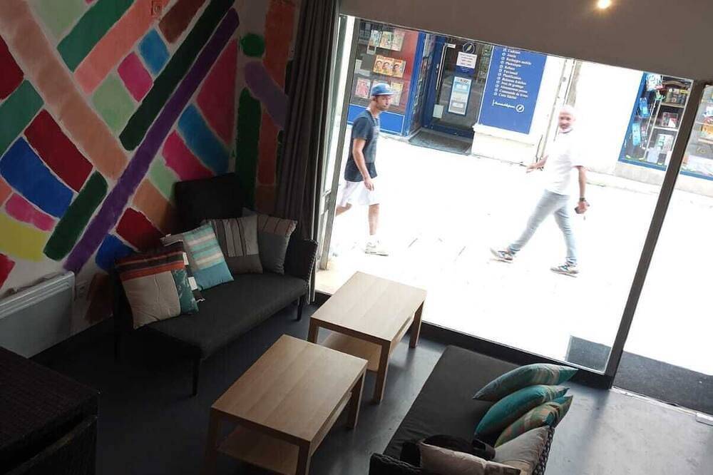 Hostel close to shops, fast food, bars, buses. Ideal for families in Bagnols-sur-Cèze, Nimes und Umgebung