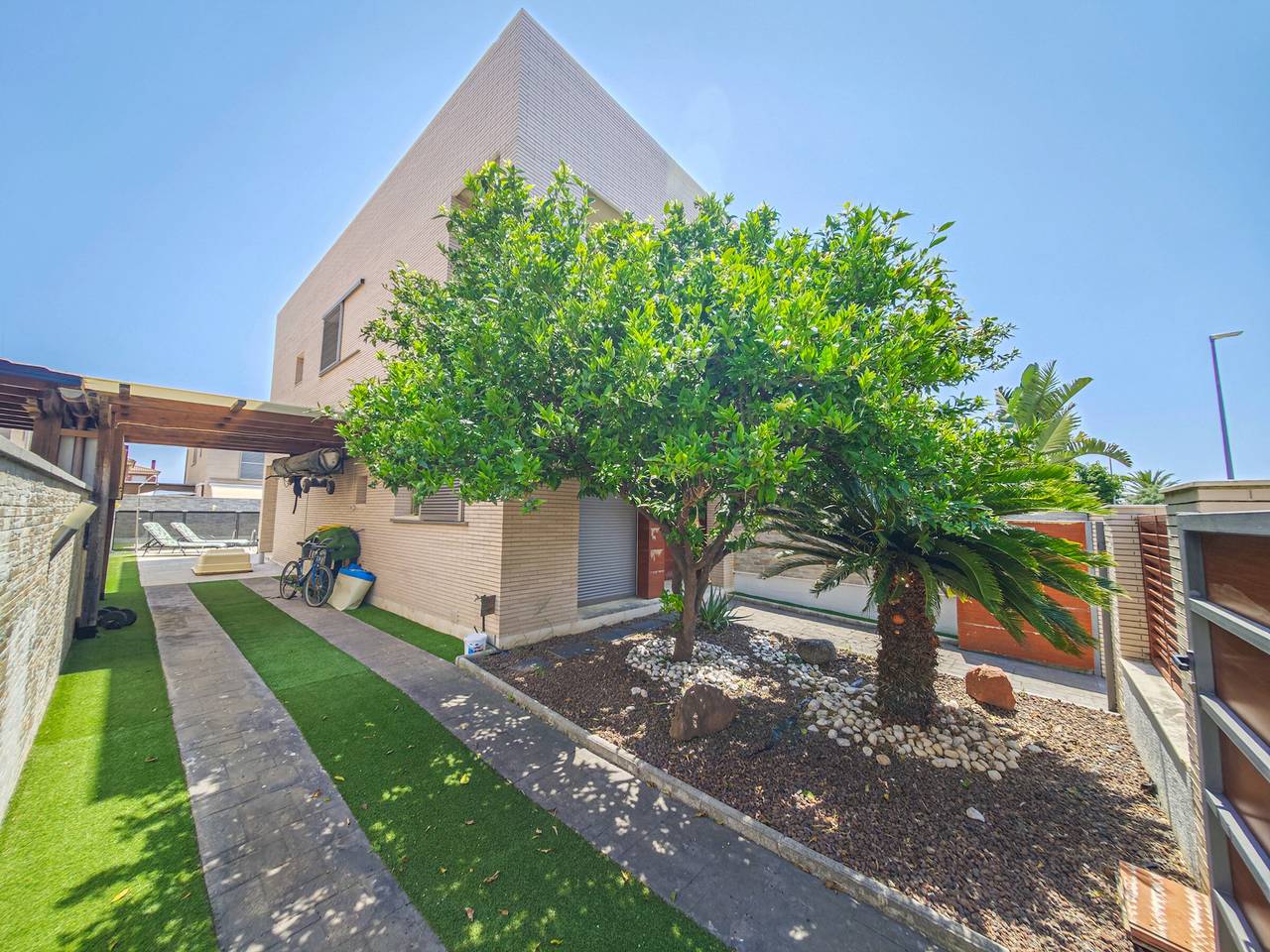 Villa moderne avec piscine privée à Cambrils in Vilafortuny, Cambrils