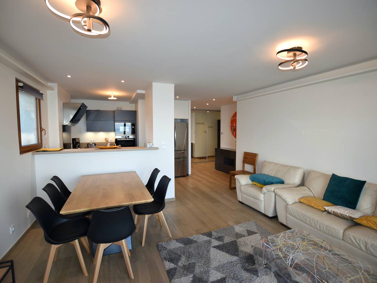 Ganze Wohnung, Geräumige 2-Zimmer-Wohnung mit Wifi in Évian-les-Bains in Évian-les-Bains, Thonon-les-Bains und Umgebung