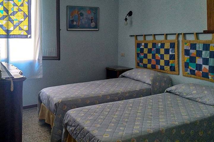 Ganze Wohnung, Ruhe im Grüne, nahebei den Stränden und 20 Min vom Marcusplatz und Biennale in Lido di Venezia, Venedig