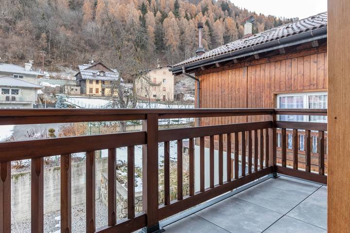 Appartamento intero, Appartamento 'Appartamento Condominio Genziana' con vista sulle montagne, balcone e Wi-Fi in Presson, Dimaro Folgarida