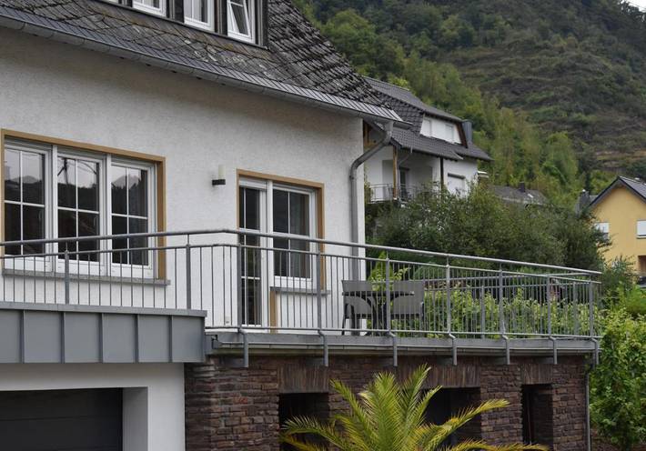 Ferienwohnung für 2 Personen, mit Terrasse und Garten sowie Ausblick