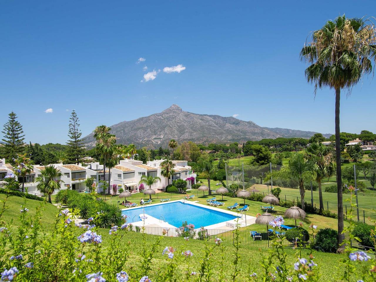 Entire holiday apartment, Duplex in Nueva Andalucia, Golfers Paradise in Nueva Andalucia Golf Valley, Marbella