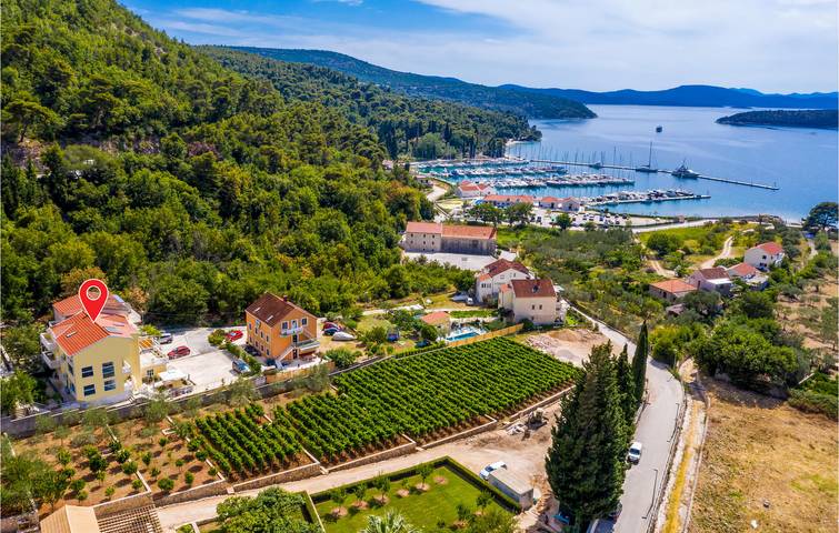Ganze Ferienwohnung, Urlaub am Meer: Gemütliches Apartment mit 2 Schlafzimmern, Terrasse und Küche in Slano in Kosmatovica, Slano