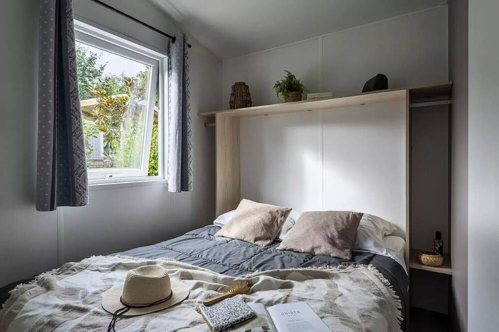 Cabane Tithome 3 Pièces 5 Personnes Sans Sanitaire in Lannion, Ceinture Dorée