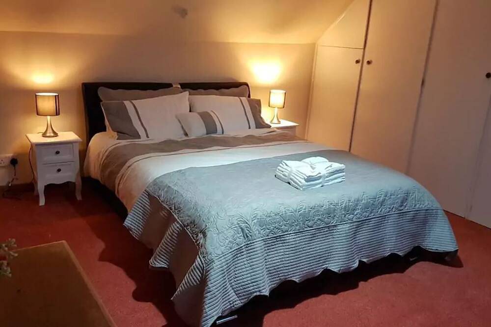 Adorable Spacious Sandstone Cottage in Dumfries, Dumfries and Galloway