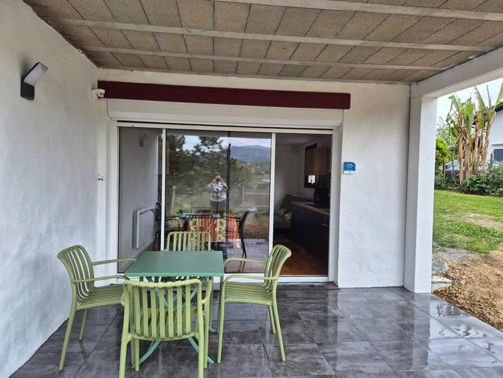 Gîte pour 4 personnes, avec vue ainsi que jardin et balcon à Espelette - 3
