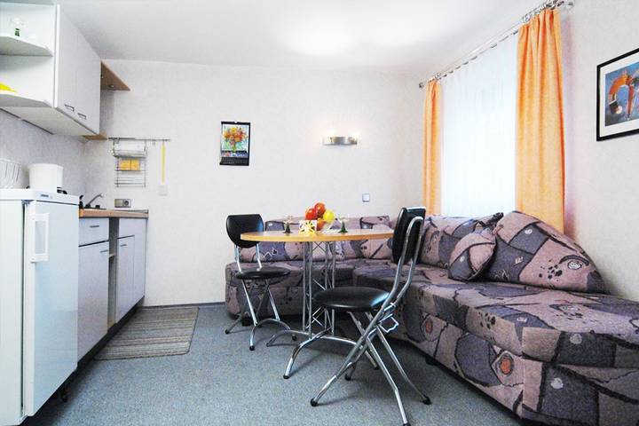 Ganze Wohnung, Gemütliches Urlaubsdomizil in zentraler aber ruhiger Lage - Haus Bauer Ferienwohnung 1 in Wasserburg (Bodensee), Bayerisch Schwaben