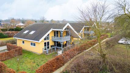 Ferienhaus für 8 Personen, mit Garten und Whirlpool sowie Sauna und Terrasse in Mecklenburgische Seenplatte