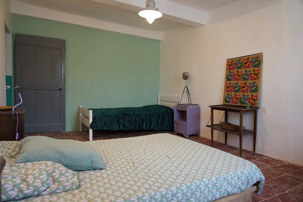 Chambre Cath - Ferme Noosphère in Quissac, Région du Vigan