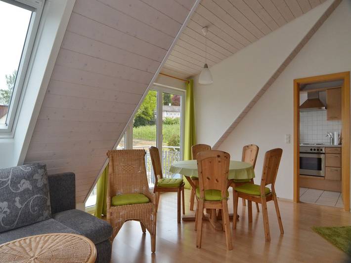 Ferienwohnung für 5 Personen, mit Balkon und Seeblick in Bodman-Ludwigshafen